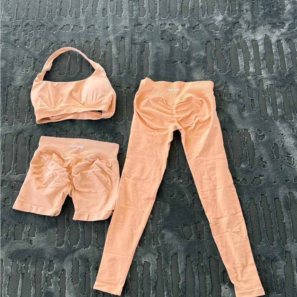 DFYNE impact bra, legging, short - Picture 2 of 8